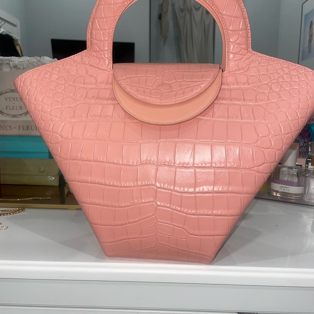 Elegant Pink Croc-Embossed Handbag